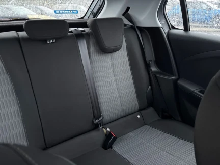 Vehicle Thumbnail 40