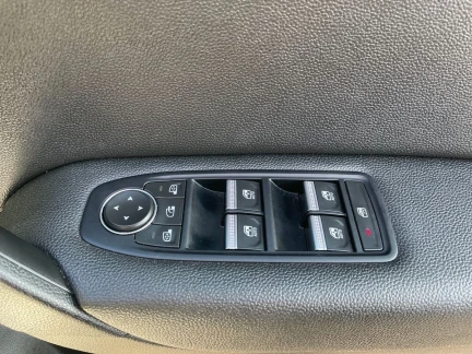 Vehicle Thumbnail 14