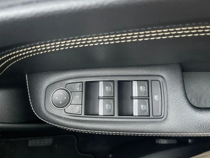 Vehicle Thumbnail 14
