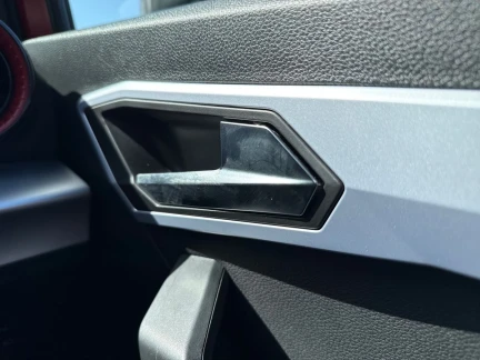 Vehicle Thumbnail 40