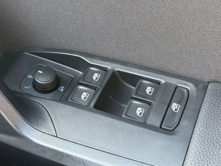 Vehicle Thumbnail 14