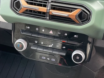 Vehicle Thumbnail 14