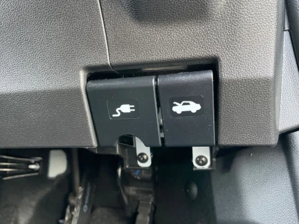 Vehicle Thumbnail 35