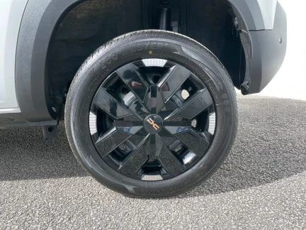 Vehicle Thumbnail 7