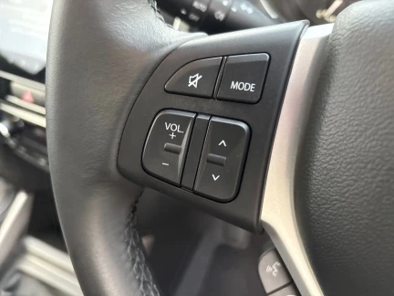 Vehicle Thumbnail 18