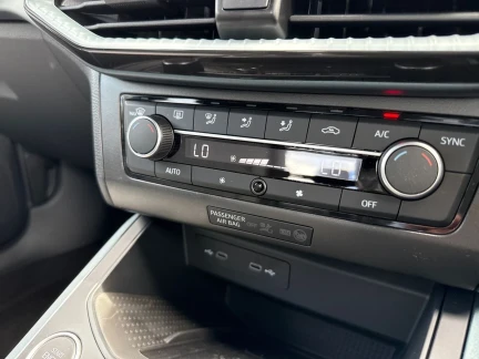 Vehicle Thumbnail 12