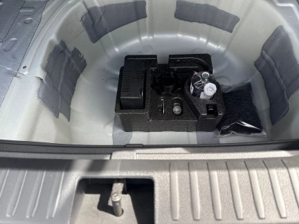 Vehicle Thumbnail 24