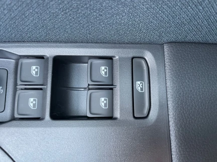 Vehicle Thumbnail 14