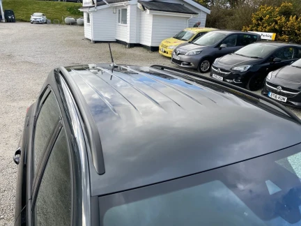 Vehicle Thumbnail 36