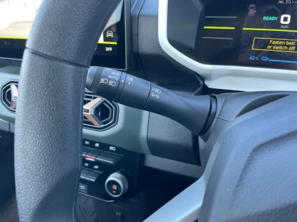 Vehicle Thumbnail 34