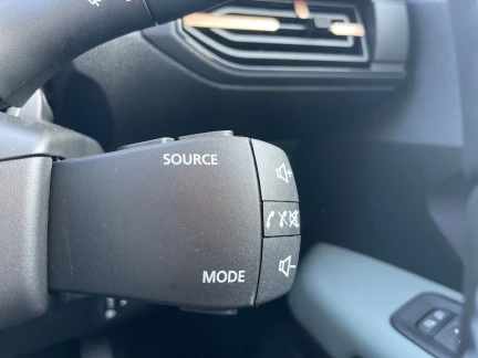 Vehicle Thumbnail 26
