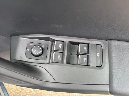 Vehicle Thumbnail 14