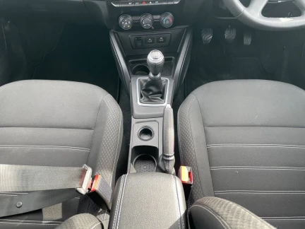 Vehicle Thumbnail 12