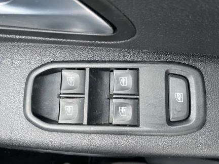 Vehicle Thumbnail 14