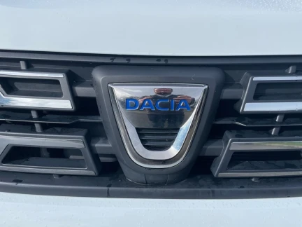 Vehicle Thumbnail 28