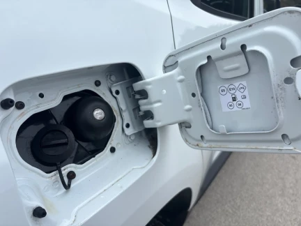 Vehicle Thumbnail 26