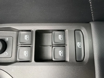 Vehicle Thumbnail 14