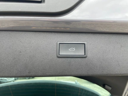 Vehicle Thumbnail 23