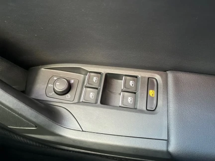 Vehicle Thumbnail 13