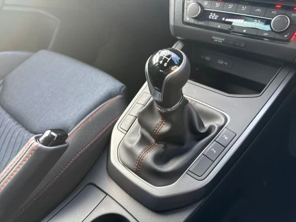 Vehicle Thumbnail 12