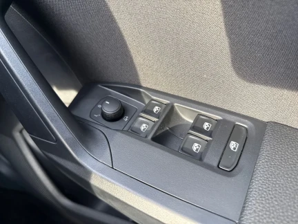 Vehicle Thumbnail 14