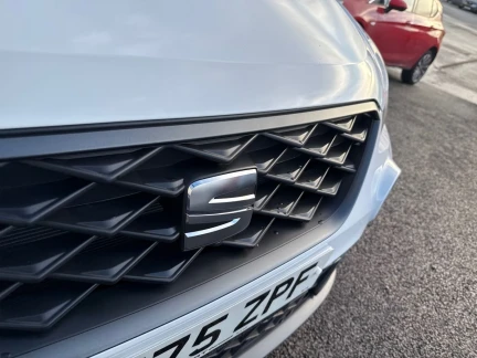 Vehicle Thumbnail 32