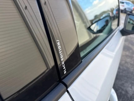 Vehicle Thumbnail 37