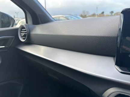 Vehicle Thumbnail 41