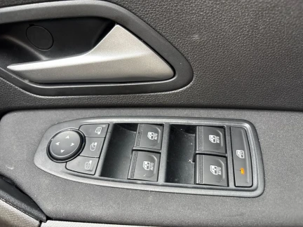Vehicle Thumbnail 13