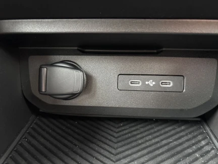 Vehicle Thumbnail 35