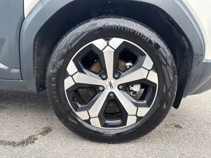 Vehicle Thumbnail 6