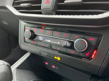 Vehicle Thumbnail 13