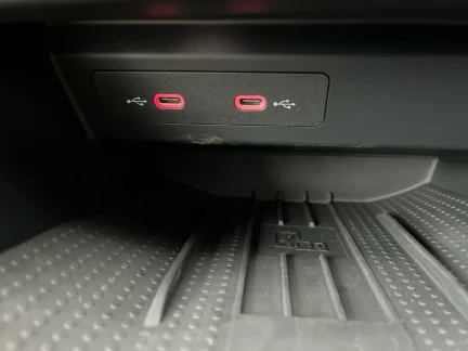 Vehicle Thumbnail 37