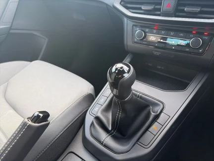 Vehicle Thumbnail 12