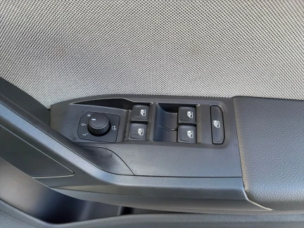 Vehicle Thumbnail 14