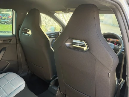 Vehicle Thumbnail 26