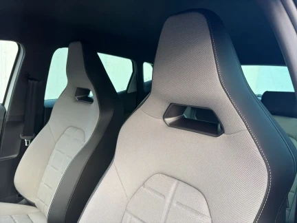 Vehicle Thumbnail 40