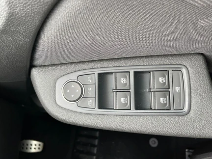 Vehicle Thumbnail 14