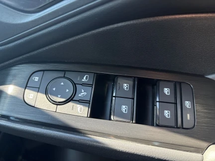 Vehicle Thumbnail 15
