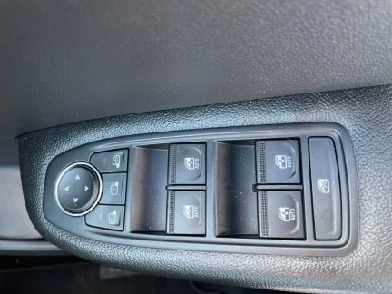 Vehicle Thumbnail 14