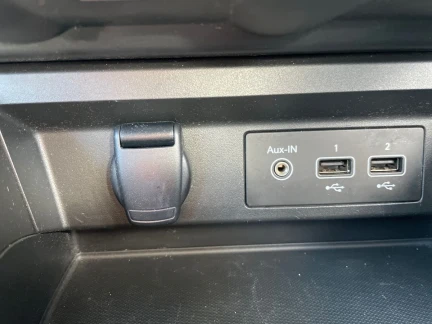 Vehicle Thumbnail 26