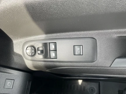 Vehicle Thumbnail 14