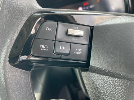 Vehicle Thumbnail 19