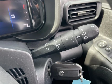 Vehicle Thumbnail 23