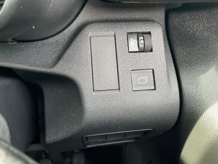 Vehicle Thumbnail 25
