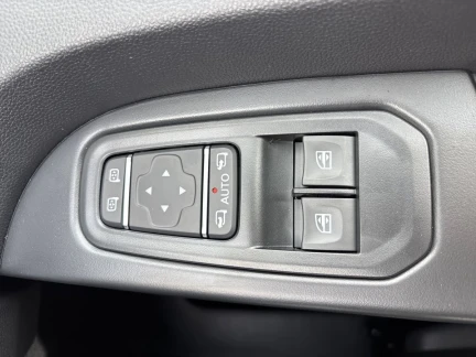 Vehicle Thumbnail 14