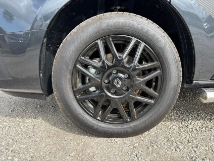 Vehicle Thumbnail 7