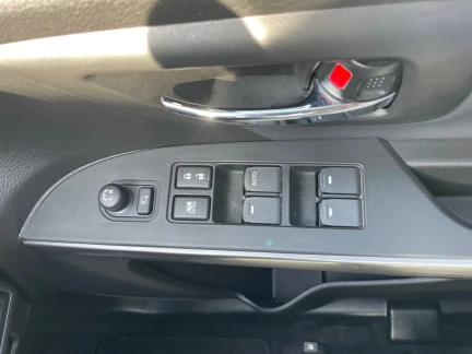 Vehicle Thumbnail 14
