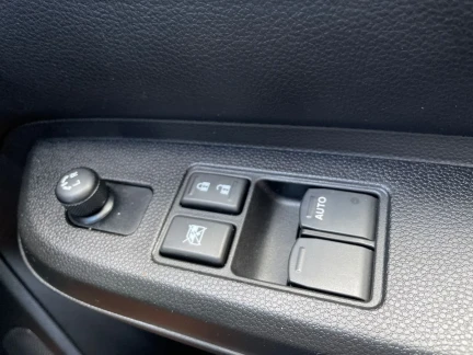 Vehicle Thumbnail 13