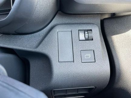 Vehicle Thumbnail 23